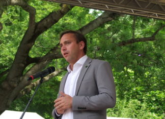 Már 80 napja van rács mögött a II. kerületi polgármester – válaszokat várnak a lakók Őrsi Gergely ügyében