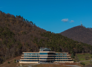 Hegyek ölelésében nyílt meg a Zemplén legújabb szállodája