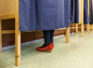 Csendes kezdés Budán, reggel még kevesen voltak a szavazóhelyiségek előtt