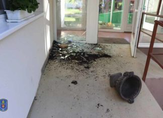 Tört-zúzott egy betörő a II. kerületben – kaspóval kezdte, térkővel fejezte be