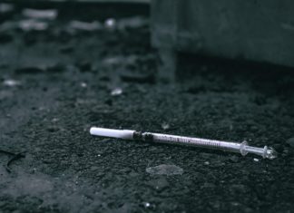 „Minden nap kerülgetnem kell őket a gyerekkel” – a II. kerületi lakók is egyre többet panaszkodnak a közterületi állapotokra