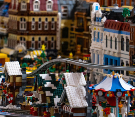 Vonatok, villamosok és LEGO-város: látványos vasútmodell kiállítás a Klebelsberg Kultúrkúriában